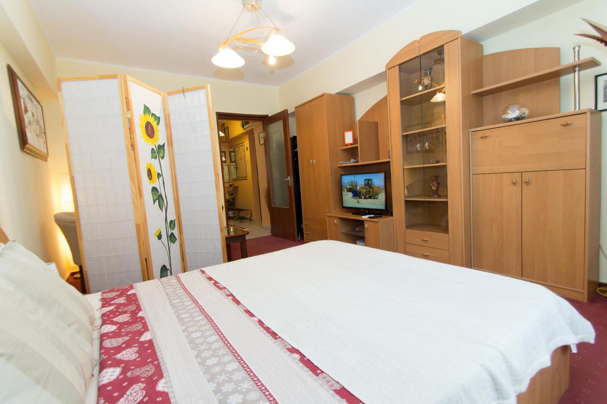 Sunny Old Town Apartments Bucharest Room photo